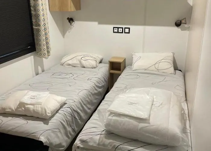 Location Mobilhome Bahiana 8 Personnes 4 Etoiles La Reserve 캠프장 Gastes